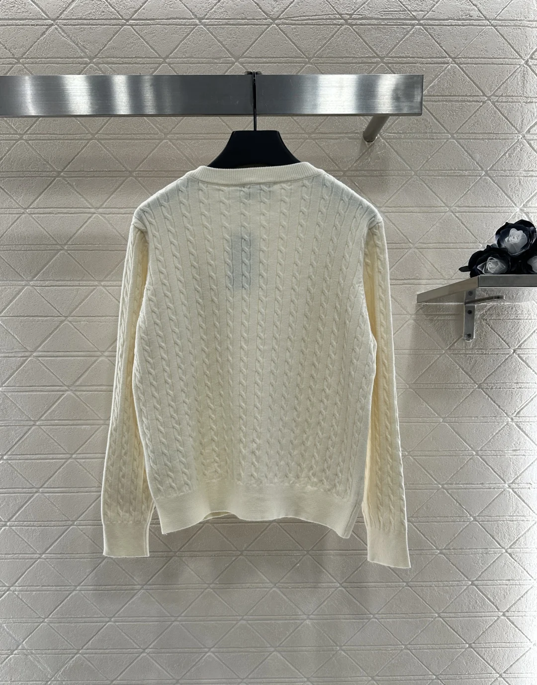 2025 New sweater solid knit embroidery buttons Cardigan wool Fashionable Versatile Slimming Figure-hugging winter autumn
2025 New sweater solid knit embroidery buttons Cardigan wool Fashionable Versatile Slimming Figure-hugging winter autumn