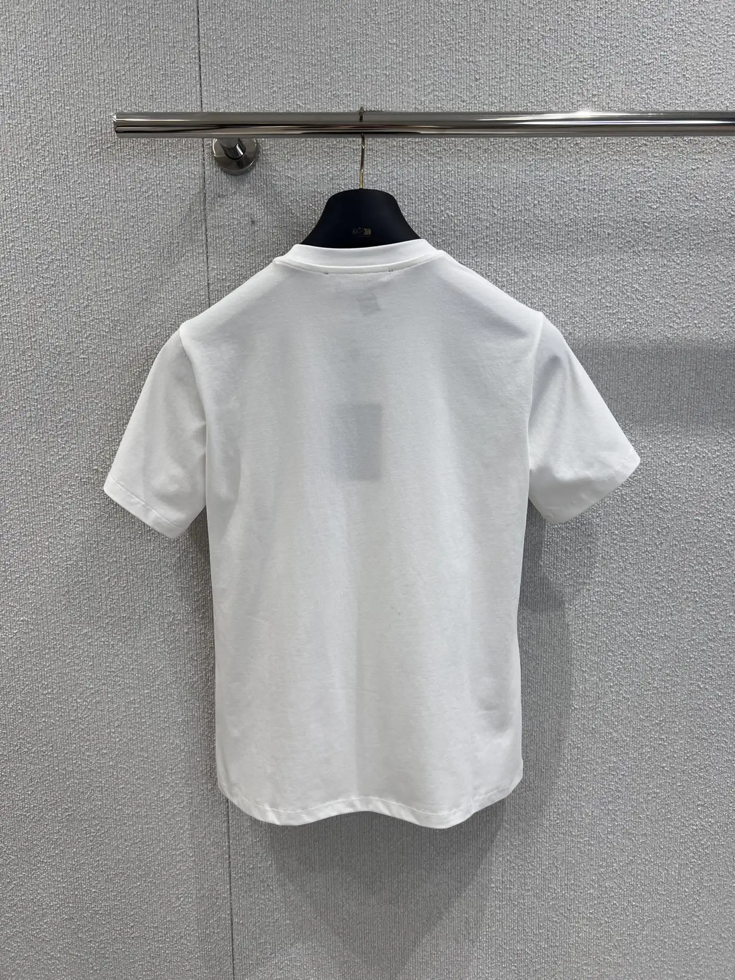 2025 Spring/Summer New Classic Chain Hot Stamped Letter Round Neck Short Sleeve T-shirt 196
2025 Spring/Summer New Classic Chain Hot Stamped Letter Round Neck Short Sleeve T-shirt 196