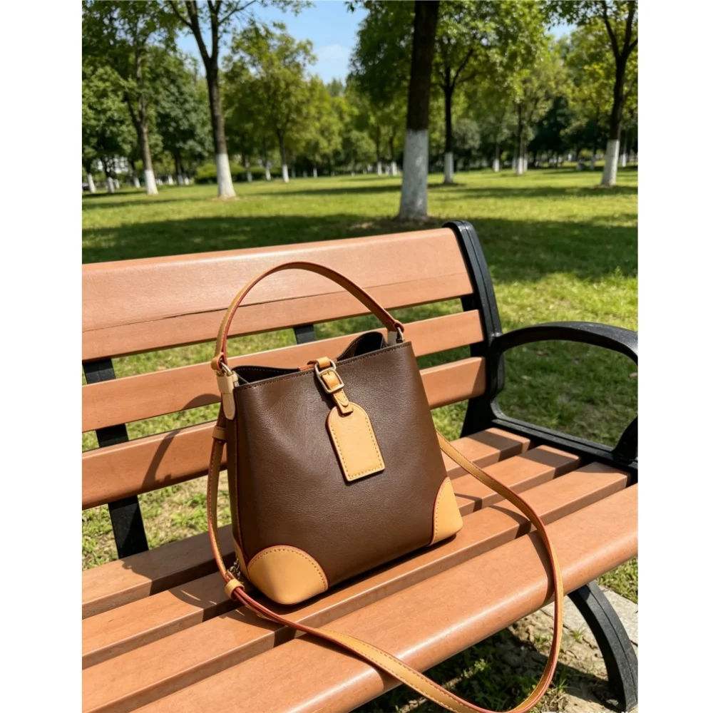 2026 Size: 20x19 cm NO BOX New Model - Versatile and Fashionable PU Leather Bag - Durable, High-Quality and Affordable
2026 Size: 20x19 cm NO BOX New Model - Versatile and Fashionable PU Leather Bag - Durable, High-Quality and Affordable