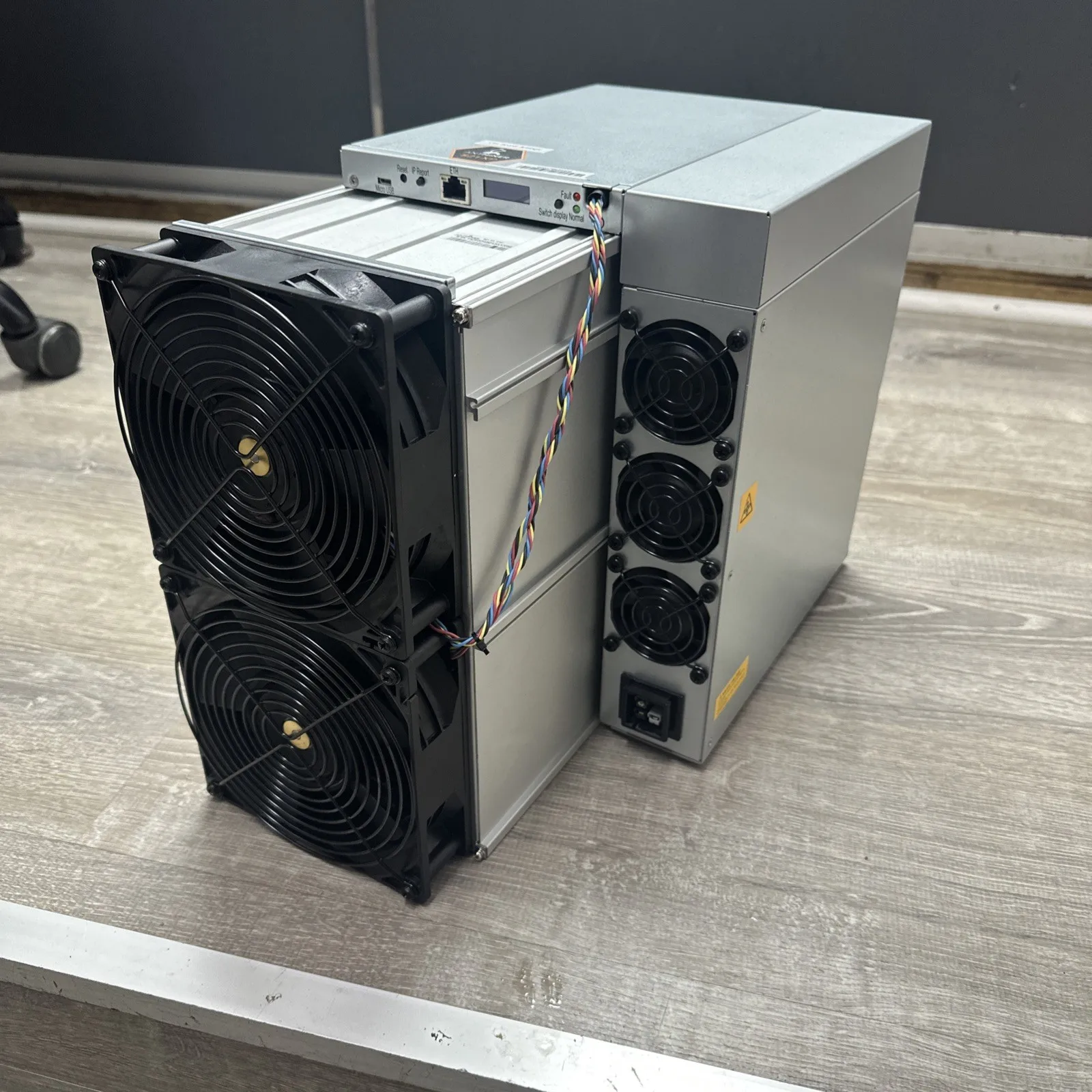 special sale _ buy 4 get 2 free _ Bitmain Antminer S21 XP 270Th/s 3650W – Input Voltage 220~277V
special sale _ buy 4 get 2 free _ Bitmain Antminer S21 XP 270Th/s 3650W – Input Voltage 220~277V
