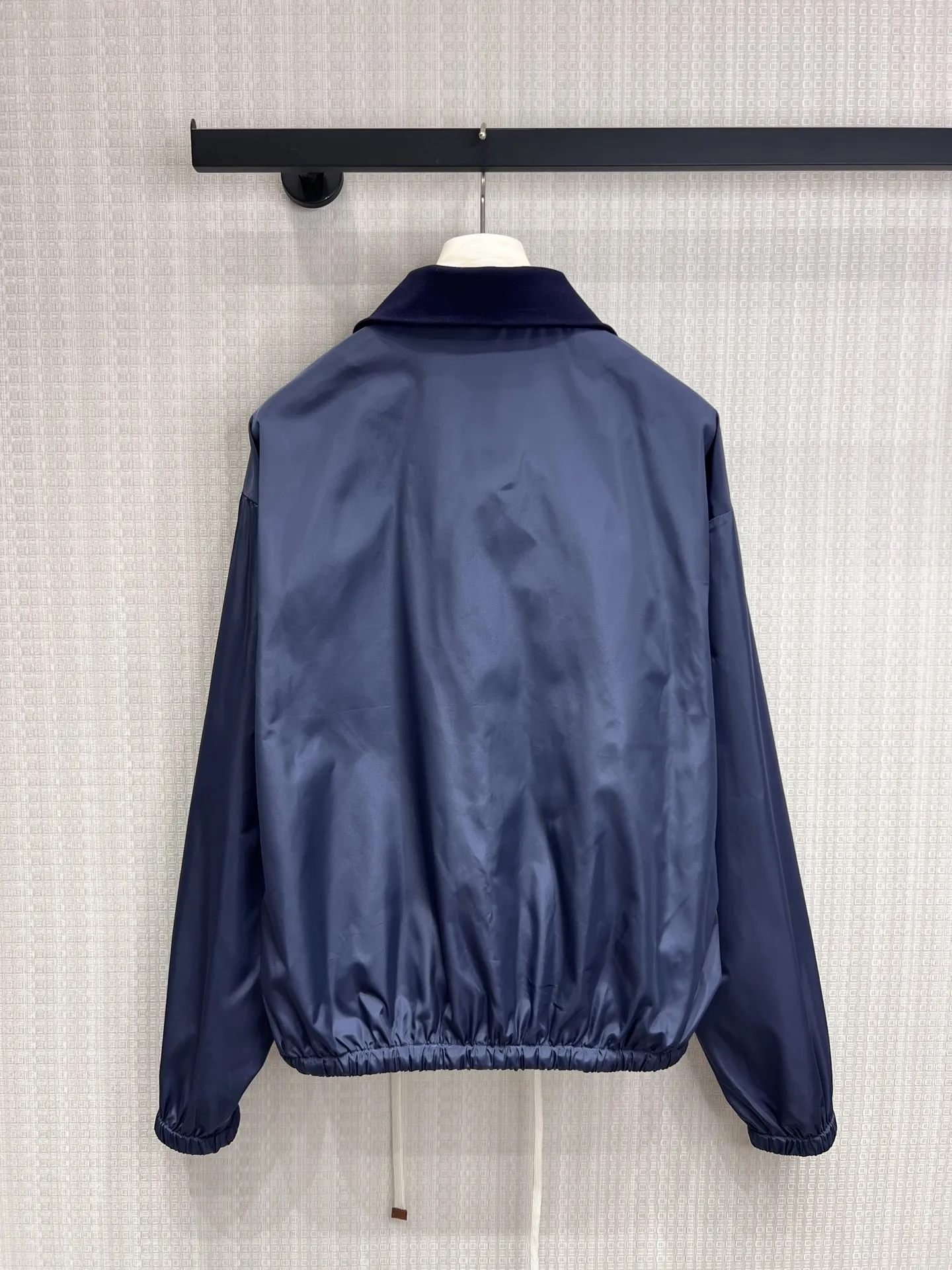 2026 New Arrival Women's Stand Collar Zip-Up Cropped Athletic Jacket Trendy Casual Versatile Youthful Sweet Top
2026 New Arrival Women's Stand Collar Zip-Up Cropped Athletic Jacket Trendy Casual Versatile Youthful Sweet Top