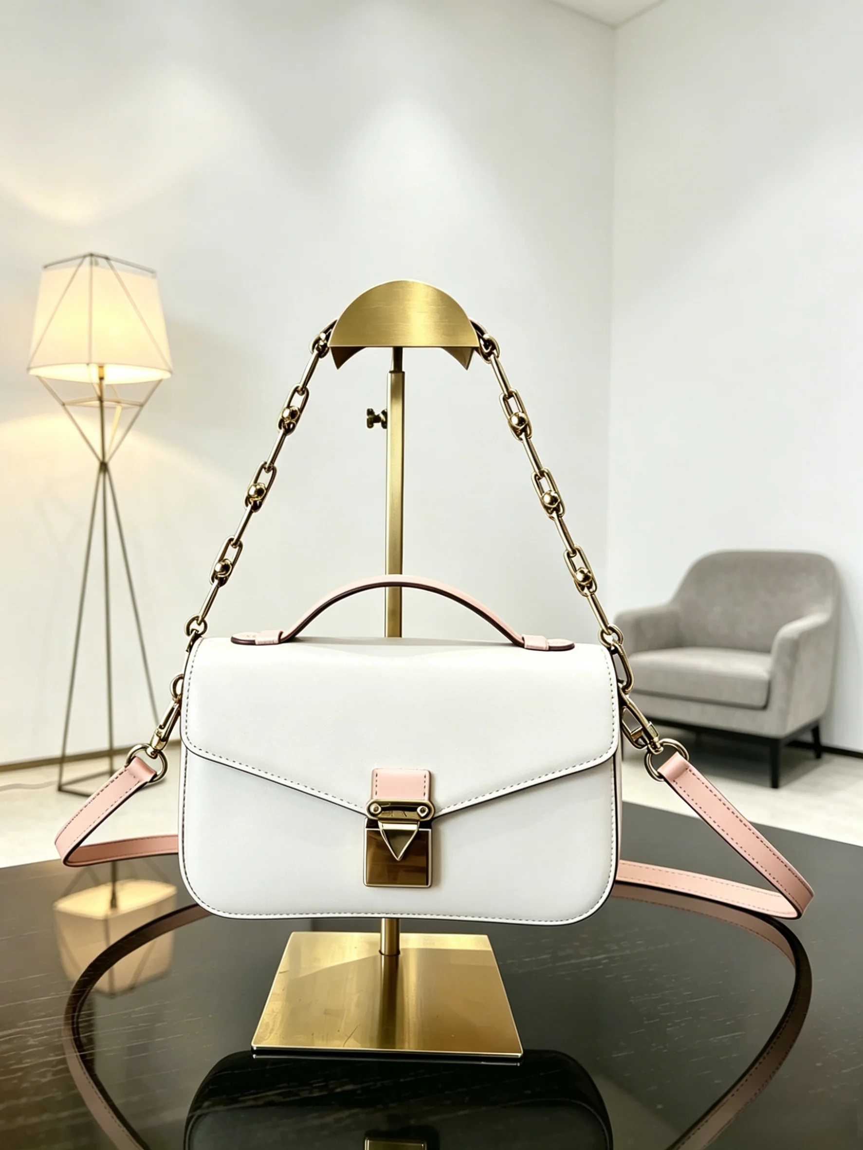 2026 New Women's Messenger Bag Color Block Metal Lock Handheld Crossbody Purse 21X13cm ZX8912
2026 New Women's Messenger Bag Color Block Metal Lock Handheld Crossbody Purse 21X13cm ZX8912