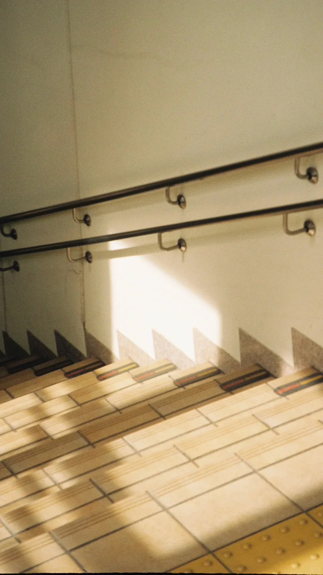 Устройство для моделирования и тонизирования мышц MYOSLIM для бедер и ягодиц, повышает контуры тела и формирует для более скульптурной фигуры
Устройство для моделирования и тонизирования мышц MYOSLIM для бедер и ягодиц, повышает контуры тела и формирует для более скульптурной фигуры