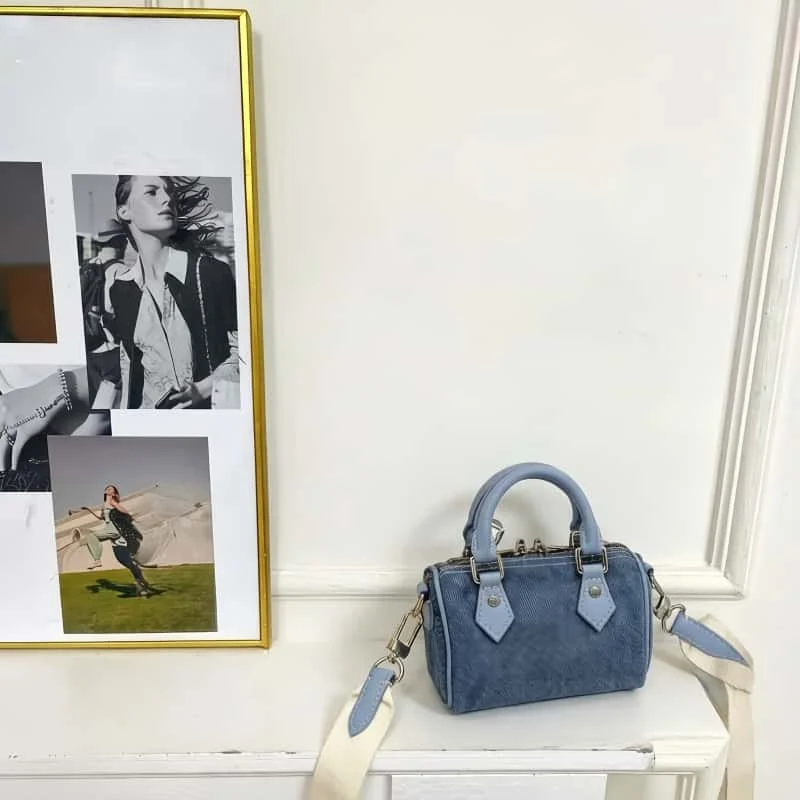 04-2026 Size:16x 10x 7.5cm No Box New Arrival Multi-functional Stylish Genuine Leather Bag Durable High Quality Affordable
04-2026 Size:16x 10x 7.5cm No Box New Arrival Multi-functional Stylish Genuine Leather Bag Durable High Quality Affordable