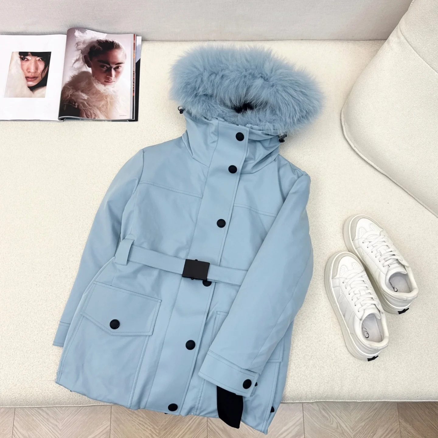 2025 Fox Fur hooded women's winter ski suits short hooded warm down jackets high-end cold-proof and waterproof bule snow suits
2025 Fox Fur hooded women's winter ski suits short hooded warm down jackets high-end cold-proof and waterproof bule snow suits