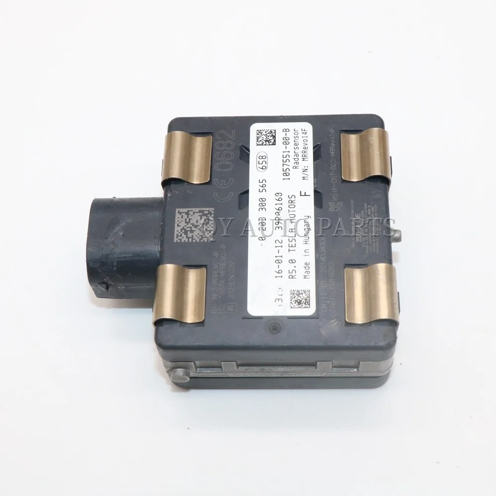 1057551-00-B 1057551-00 105755100B Front Radar Sensor Control Module Unit for Tesla Model S 2016-2020
1057551-00-B 1057551-00 105755100B Front Radar Sensor Control Module Unit for Tesla Model S 2016-2020