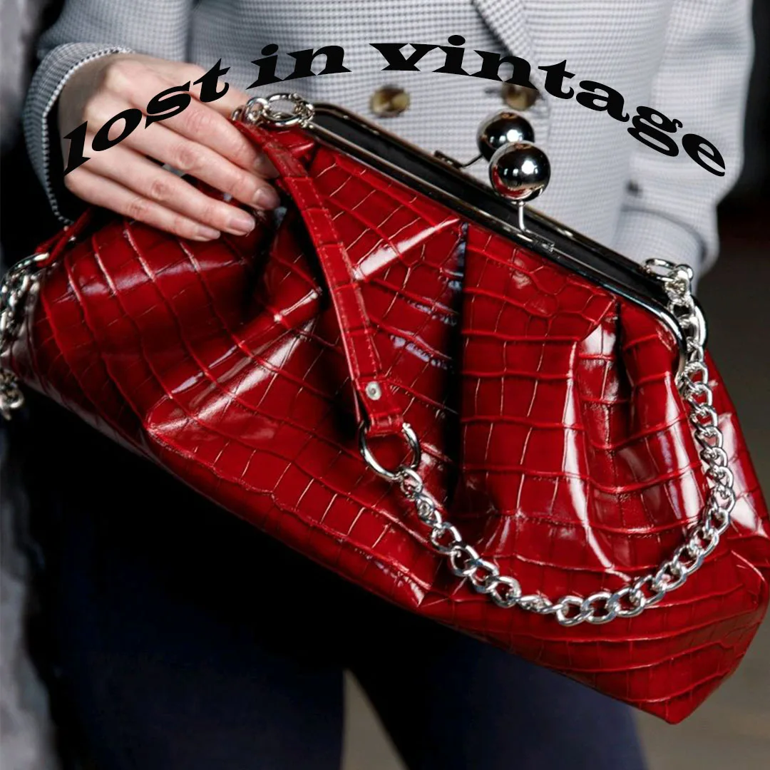Lost in Vintage 40x25x15cm Border Leather Big Ball Kiss Lock Red Crocodile Sapphire Bag Dark Red Purse Large Clutch
Lost in Vintage 40x25x15cm Border Leather Big Ball Kiss Lock Red Crocodile Sapphire Bag Dark Red Purse Large Clutch