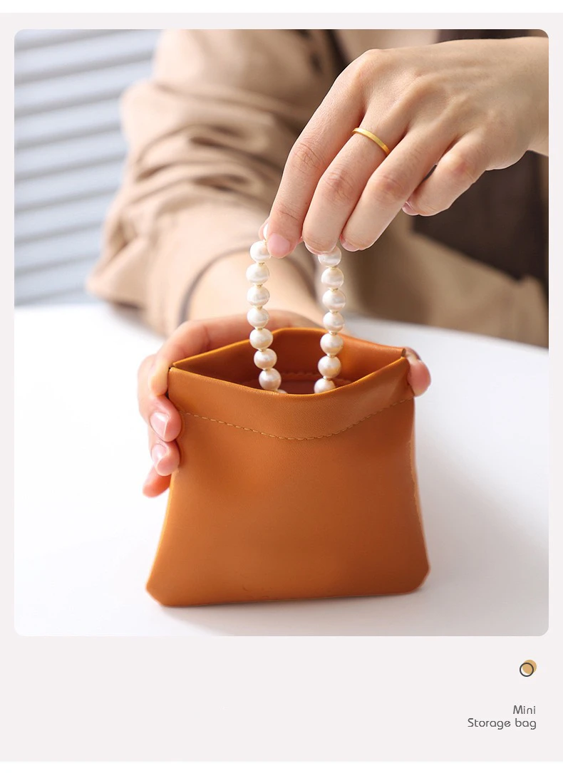 New Unisex PU Leather Portable Coin Purse Earphone Bag Headphone Organizer Mini Sundry Cosmetic Lipstick Change Storage Bag
New Unisex PU Leather Portable Coin Purse Earphone Bag Headphone Organizer Mini Sundry Cosmetic Lipstick Change Storage Bag