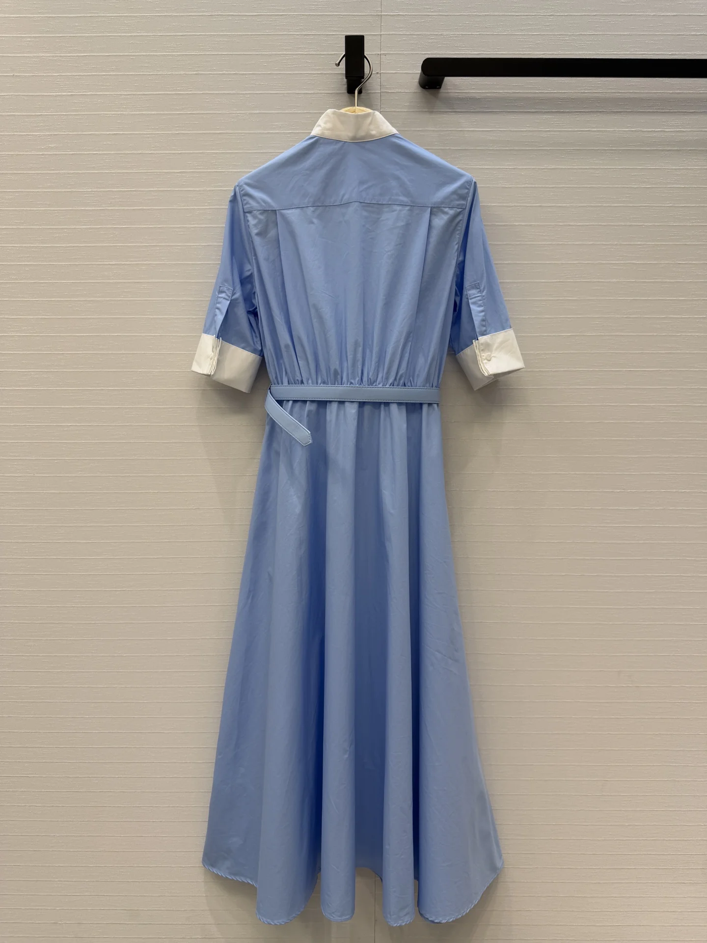2026 Early Spring Designer Dress Ruffled sleeves with Belt velvet Mid-Length A-line Button Slimming Half-Sleeved
2026 Early Spring Designer Dress Ruffled sleeves with Belt velvet Mid-Length A-line Button Slimming Half-Sleeved