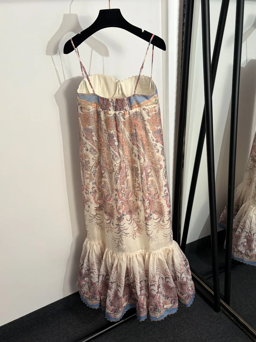 2026 Women's Summer New Vintage Print Cami Dress Gentle Style Beaded Hem Maxi Dress ZX179
2026 Women's Summer New Vintage Print Cami Dress Gentle Style Beaded Hem Maxi Dress ZX179