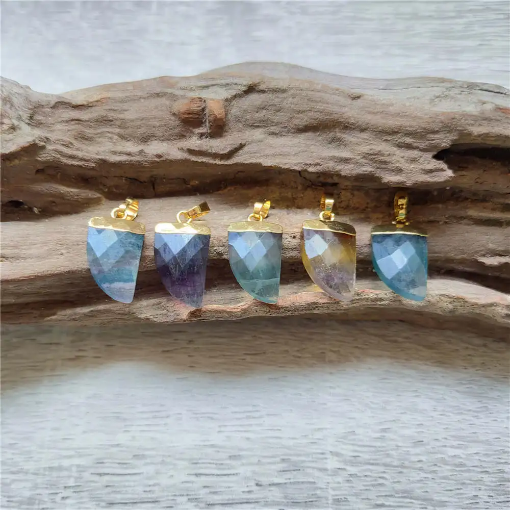 FUWO Faceted Fluorite Pendant,Gold Color Plated Mini Rainbow Crystal Horn Accessories For Women Jewelry Making PD411 5PCS/Lot
FUWO Faceted Fluorite Pendant,Gold Color Plated Mini Rainbow Crystal Horn Accessories For Women Jewelry Making PD411 5PCS/Lot