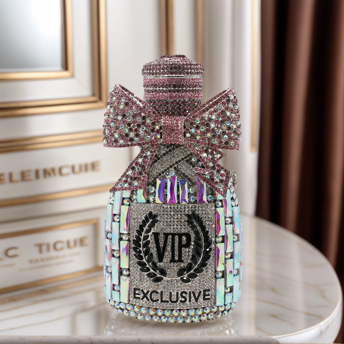 Chic Women Bowknot Rhinestone Evening Bag Unique Champagne Bottle Clutch Purse Glitter Diamond Handbag for Banquet Party
Chic Women Bowknot Rhinestone Evening Bag Unique Champagne Bottle Clutch Purse Glitter Diamond Handbag for Banquet Party