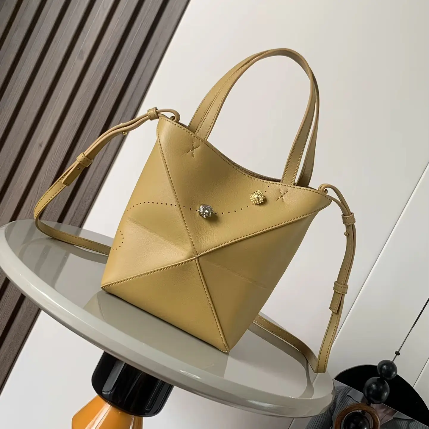 Women's Handbag Designer Yellow Genuine Leather Shoulder Bag Crossbody Bag Luxury High Quality Brand Bags 2025 New
Women's Handbag Designer Yellow Genuine Leather Shoulder Bag Crossbody Bag Luxury High Quality Brand Bags 2025 New