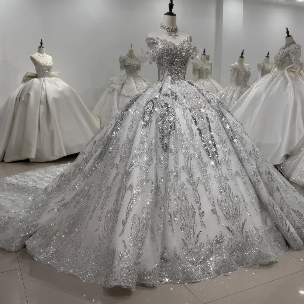 Luxury Silver Wedding Dress O-Neck Lace Up Keyhole Back Beading Crystal Embroidery Ball Gown Bridal Dress
Luxury Silver Wedding Dress O-Neck Lace Up Keyhole Back Beading Crystal Embroidery Ball Gown Bridal Dress