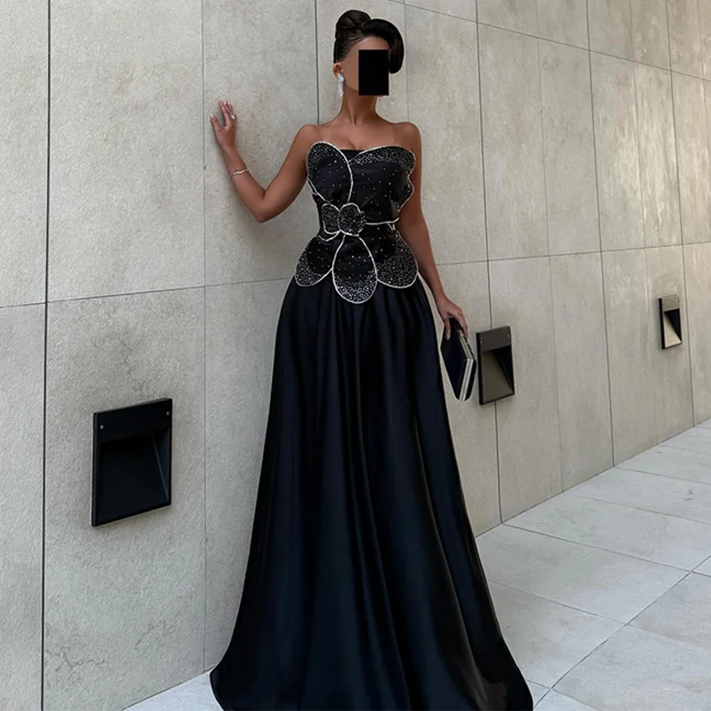 Customized Strapless Evening Dress Handmade Flower Glitter Crystal Sleeveless Prom Dress Black Satin Bespoke Occasion Party Gown
Customized Strapless Evening Dress Handmade Flower Glitter Crystal Sleeveless Prom Dress Black Satin Bespoke Occasion Party Gown