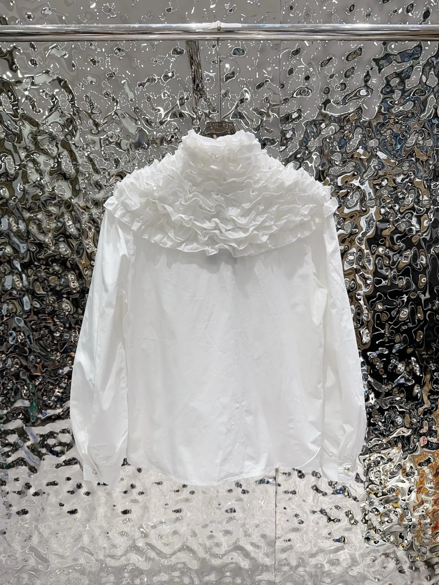 Early Autumn New Style Women's Solid-color Cake-layered Stand-up Collar Long-sleeved Shirt
Early Autumn New Style Women's Solid-color Cake-layered Stand-up Collar Long-sleeved Shirt