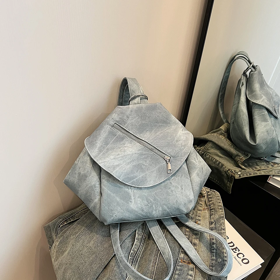 Fashion casual backpack women's summer new women's bag fashion all-in-one shoulder bag niche design commuter backpack
Fashion casual backpack women's summer new women's bag fashion all-in-one shoulder bag niche design commuter backpack