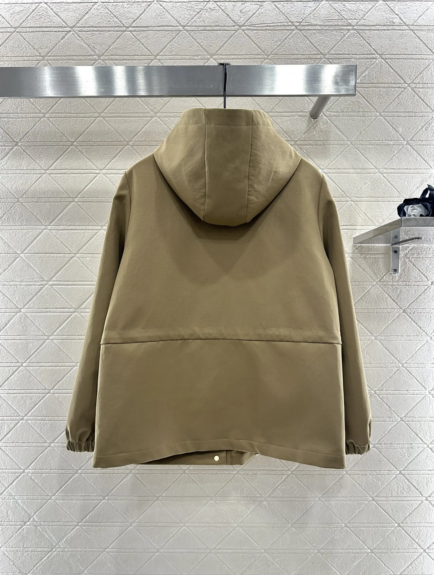 25 autumn and winter new versatile hooded high-end quality loose temperament jacket thickened warm fashionable jacket
25 autumn and winter new versatile hooded high-end quality loose temperament jacket thickened warm fashionable jacket