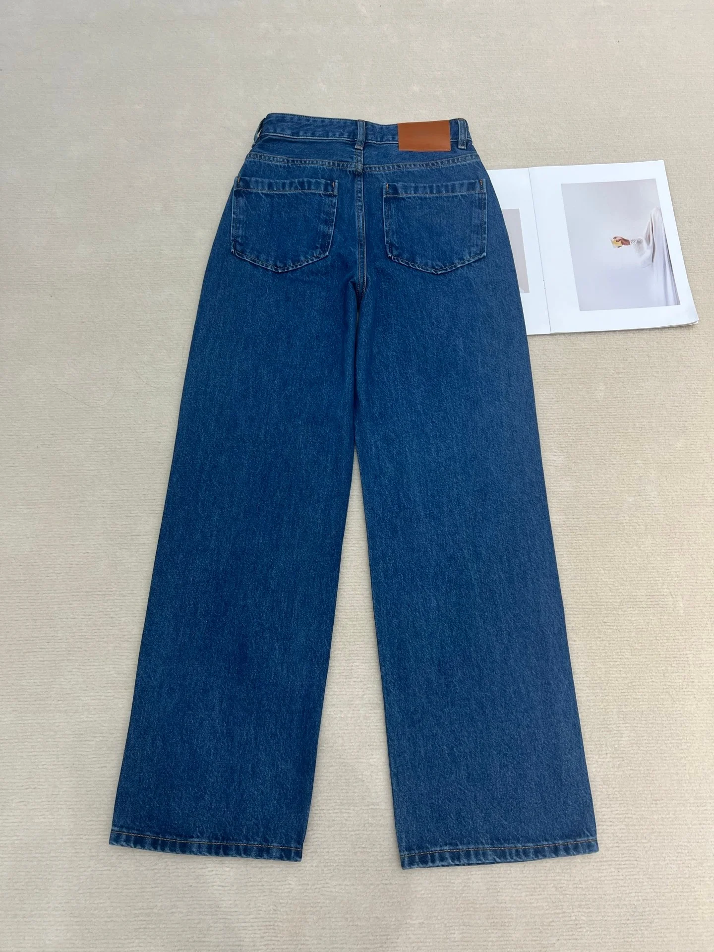 High quality autumn and winter women's knee embroidered jeans HL074 
High quality autumn and winter women's knee embroidered jeans HL074