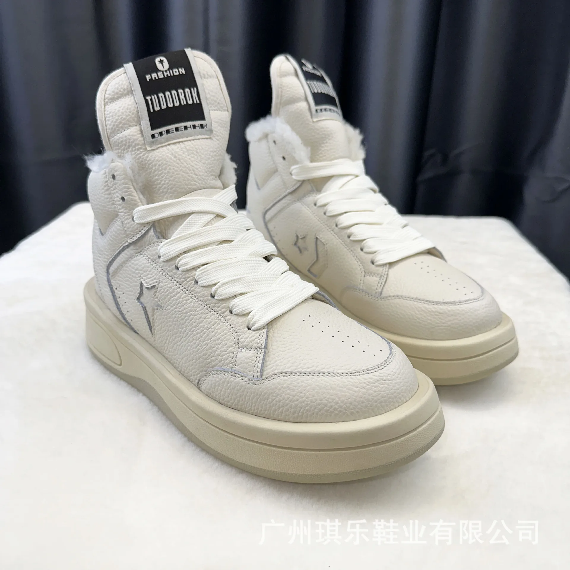 full grain leather high top white sneakers breathable comfy thick sole versatile casual shoes in stock
full grain leather high top white sneakers breathable comfy thick sole versatile casual shoes in stock