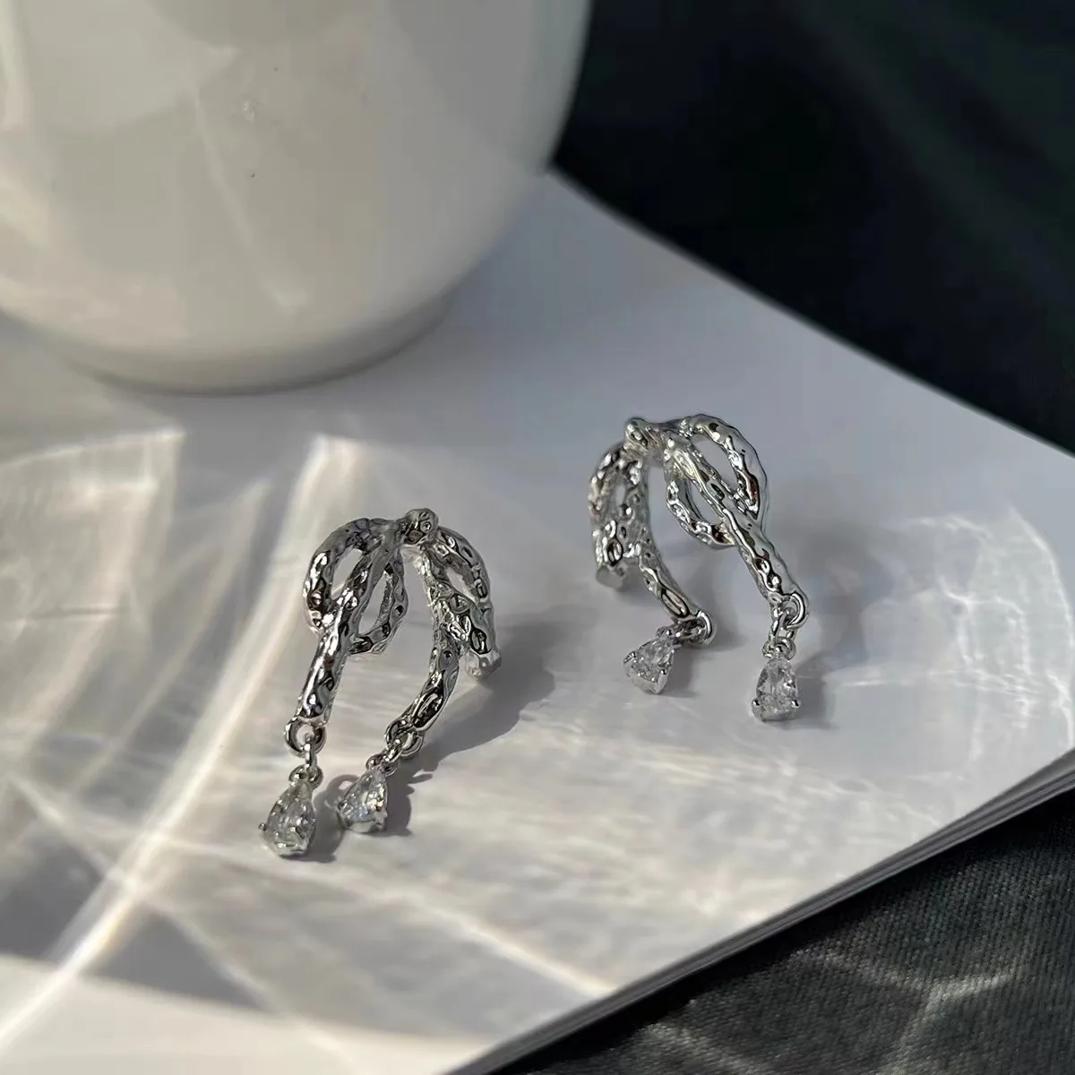 So.fine Jewelry Hot sale Liquid bow star Tassel Earrings Silver minority design temperament Chic style
So.fine Jewelry Hot sale Liquid bow star Tassel Earrings Silver minority design temperament Chic style