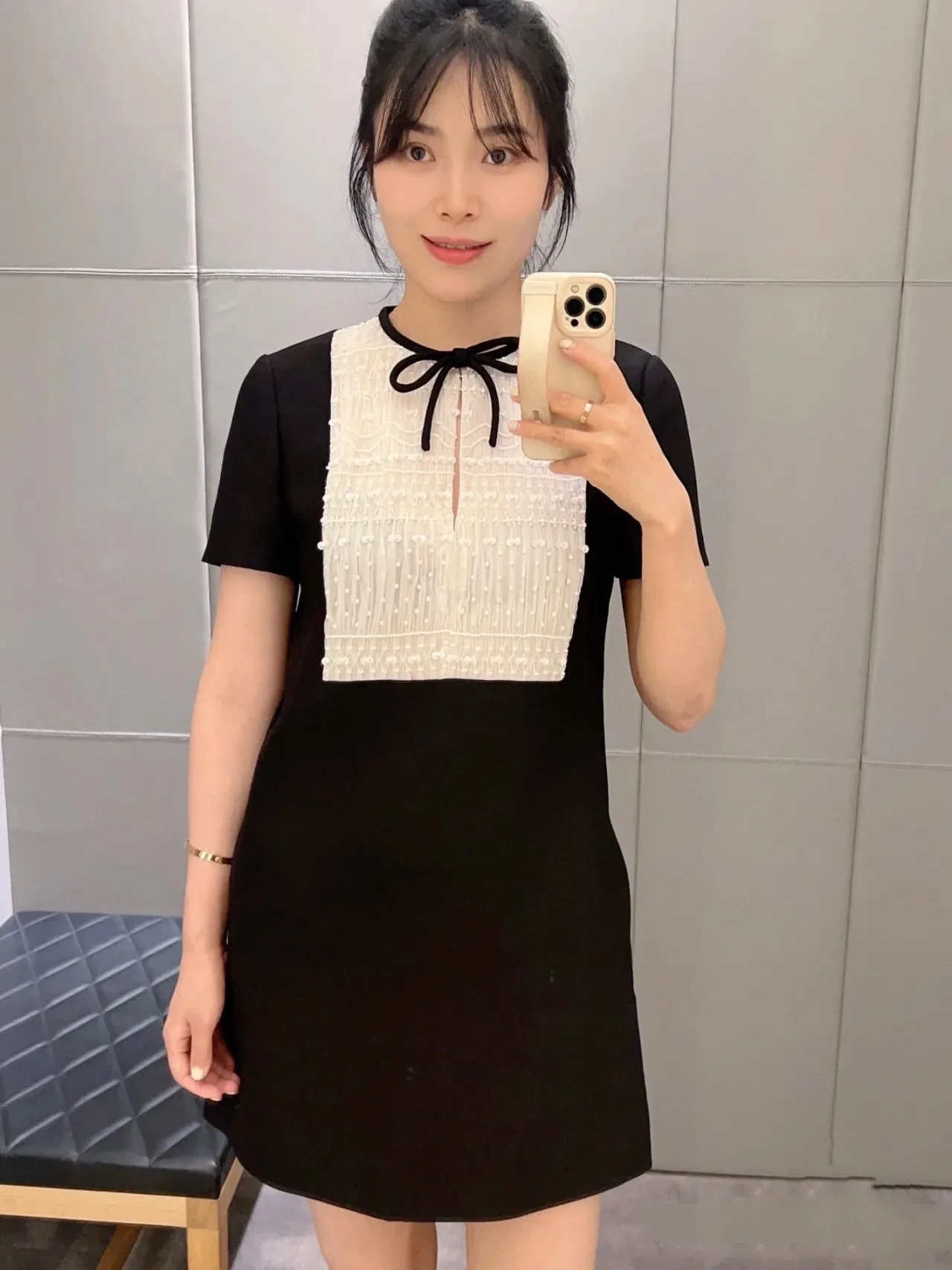 2024 Spring Summer Collection Cocktail Beaded Bow Neck Design Short Sleeve Mini Dress
2024 Spring Summer Collection Cocktail Beaded Bow Neck Design Short Sleeve Mini Dress