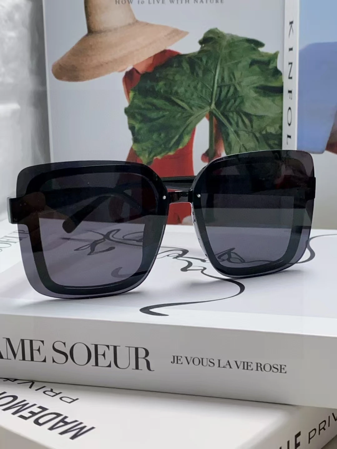 Oversized Square Sunglasses Women Black Frame UV400 Anti-UV Fashion Slimming Face Shades Streetwear
Oversized Square Sunglasses Women Black Frame UV400 Anti-UV Fashion Slimming Face Shades Streetwear