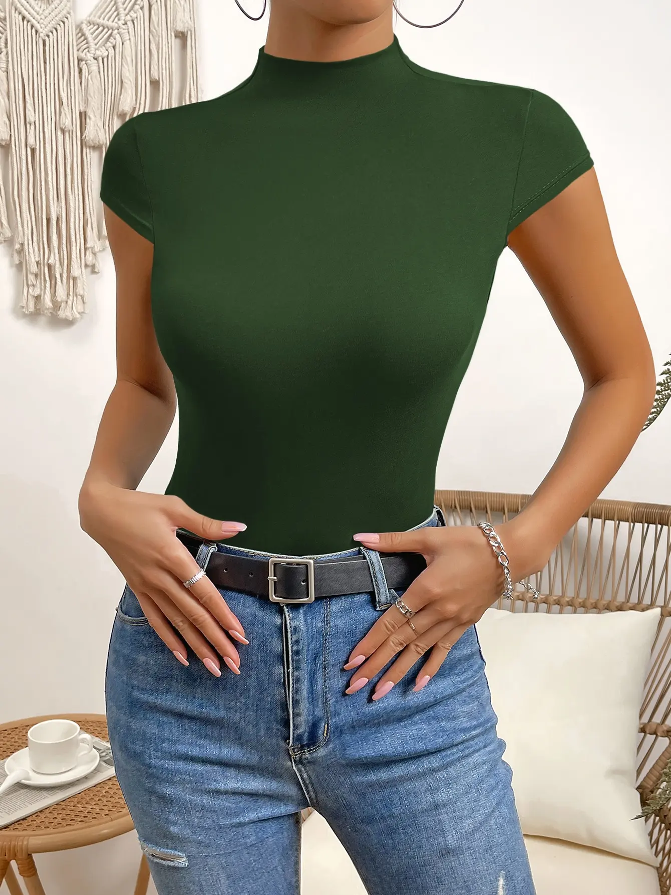 Elegant slim knitted buttons for small standing collar spring and summer ladies strapless jumpsuit
Elegant slim knitted buttons for small standing collar spring and summer ladies strapless jumpsuit