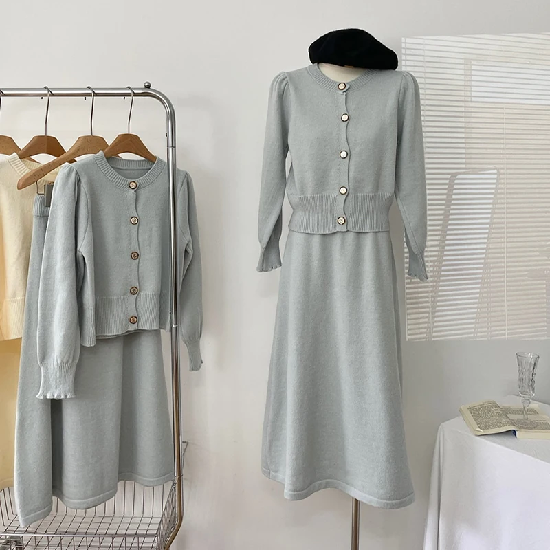 Autumn Winter New Warm Knitted Two Pieces Sets Women Long Sleeve Cardigan Sweater High Waist Knitting Skirts Set
Autumn Winter New Warm Knitted Two Pieces Sets Women Long Sleeve Cardigan Sweater High Waist Knitting Skirts Set