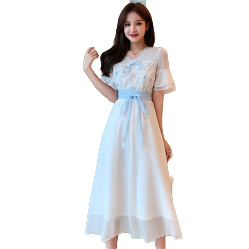Lace-edge bow dress 2020 summer new v-neck retro embroidery waist tie chiffon high waist big swing dress
Lace-edge bow dress 2020 summer new v-neck retro embroidery waist tie chiffon high waist big swing dress