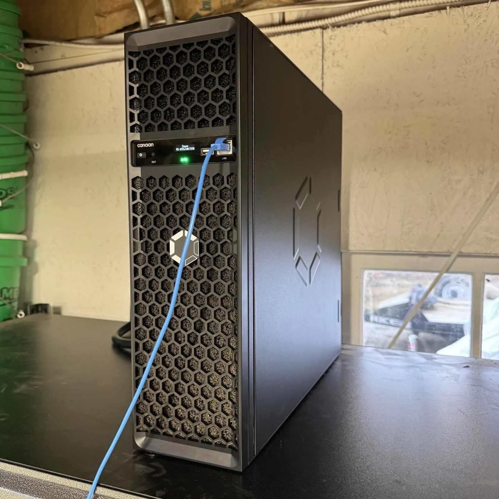 DCE Canaan Avalon Q 90TH/s Bitcoin Mining Machine Original ASIC Hardware
DCE Canaan Avalon Q 90TH/s Bitcoin Mining Machine Original ASIC Hardware