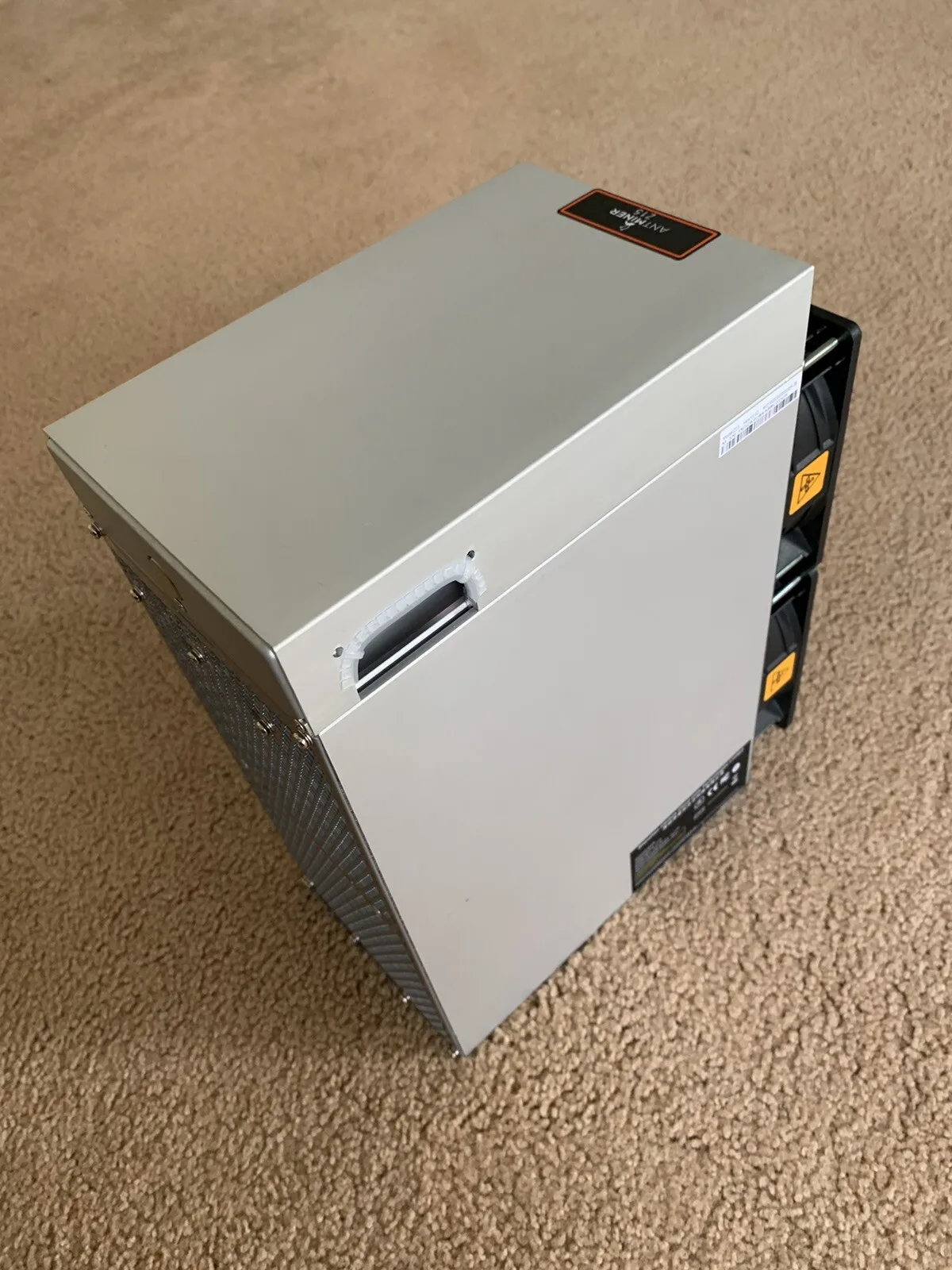 AS BUY 2 GET 1 FREE BITMAIN Antminer Z15 Pro 860k/sol 2780W Miner
AS BUY 2 GET 1 FREE BITMAIN Antminer Z15 Pro 860k/sol 2780W Miner