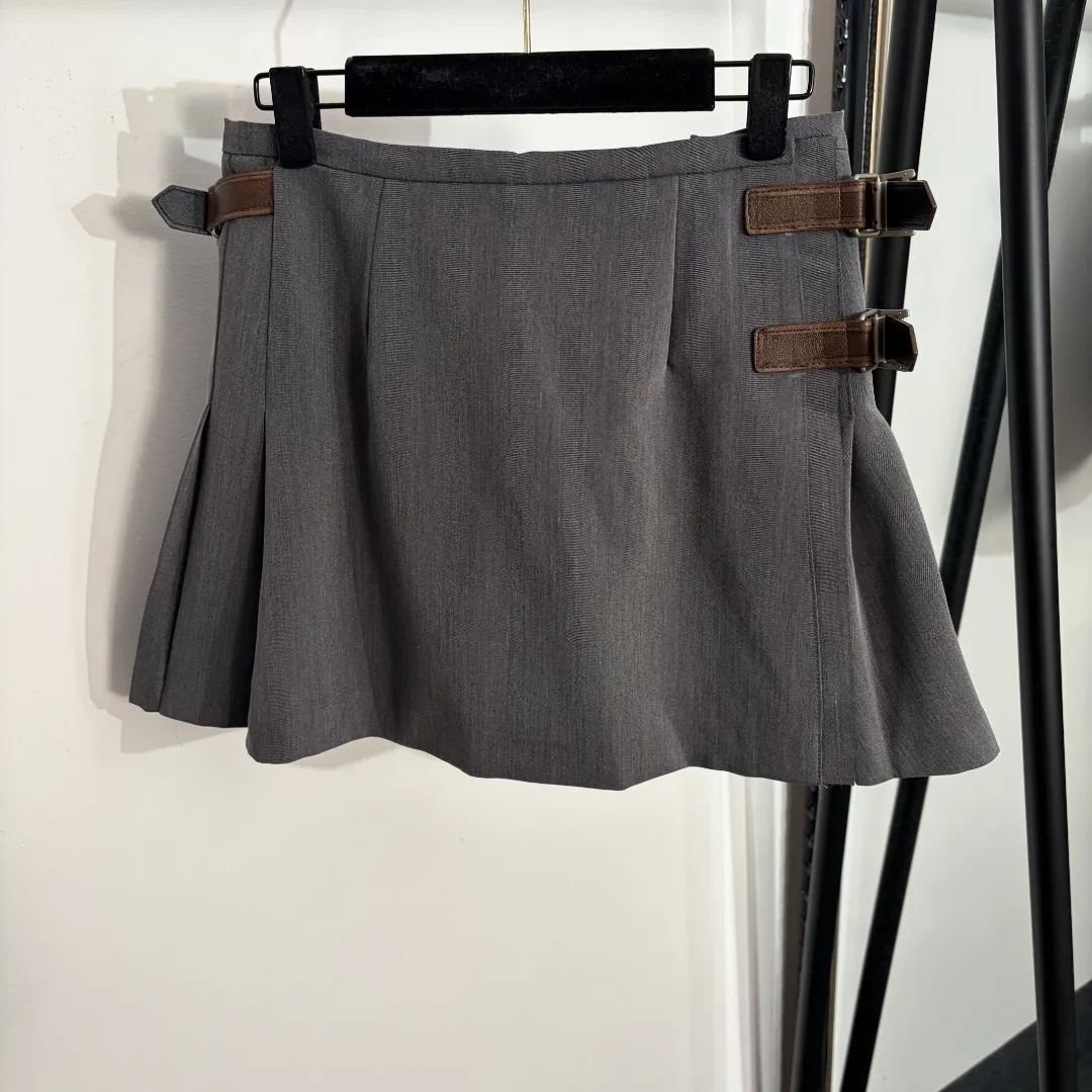 2026 Summer Women's Dual Leather Buckle Pleated Mini Skirt High Waist Slim Fit A-Line School Style Skirt ZX8866
2026 Summer Women's Dual Leather Buckle Pleated Mini Skirt High Waist Slim Fit A-Line School Style Skirt ZX8866