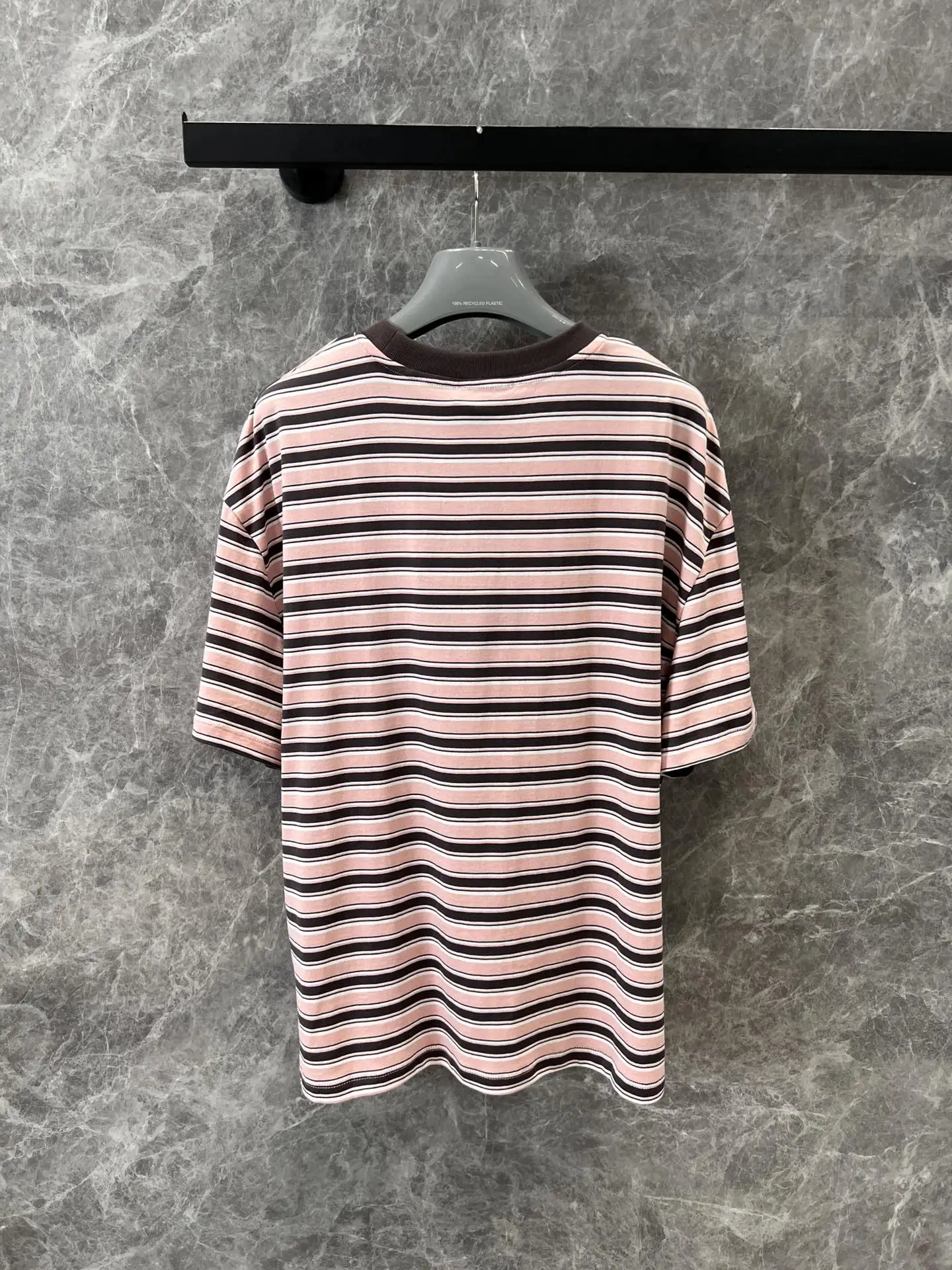 2025New Summer Women's Color-Blocking Striped Loose Short-Sleeved T-shirt is Made of Precise Plain Cotton and Embroidered WYY-25
2025New Summer Women's Color-Blocking Striped Loose Short-Sleeved T-shirt is Made of Precise Plain Cotton and Embroidered WYY-25