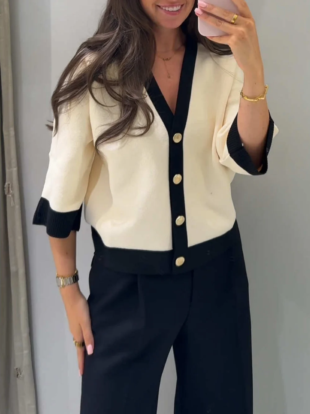French Style Contrast Color Knit Cardigan Women Loose V Neck Short Sleeve Sweaters Chic Gold Button Elegant Blouses Tops
French Style Contrast Color Knit Cardigan Women Loose V Neck Short Sleeve Sweaters Chic Gold Button Elegant Blouses Tops