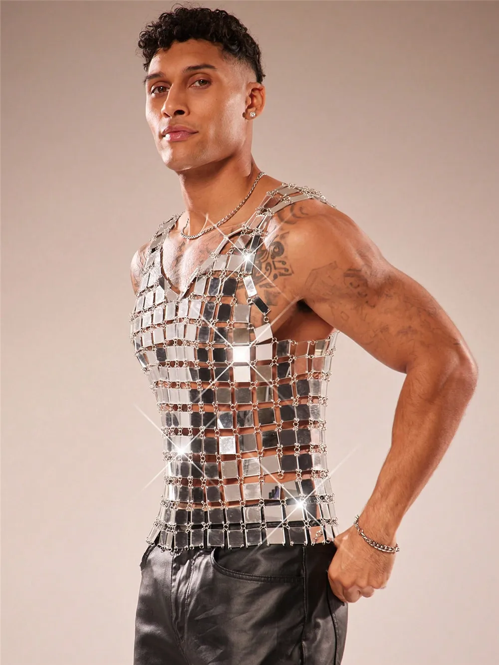 2026 New Handmade Men Tank Top Sliver Fashion Acrylic Mirror Vest Sexy Hollow Out Back Chain Coachella Party Tank Top For Men
2026 New Handmade Men Tank Top Sliver Fashion Acrylic Mirror Vest Sexy Hollow Out Back Chain Coachella Party Tank Top For Men