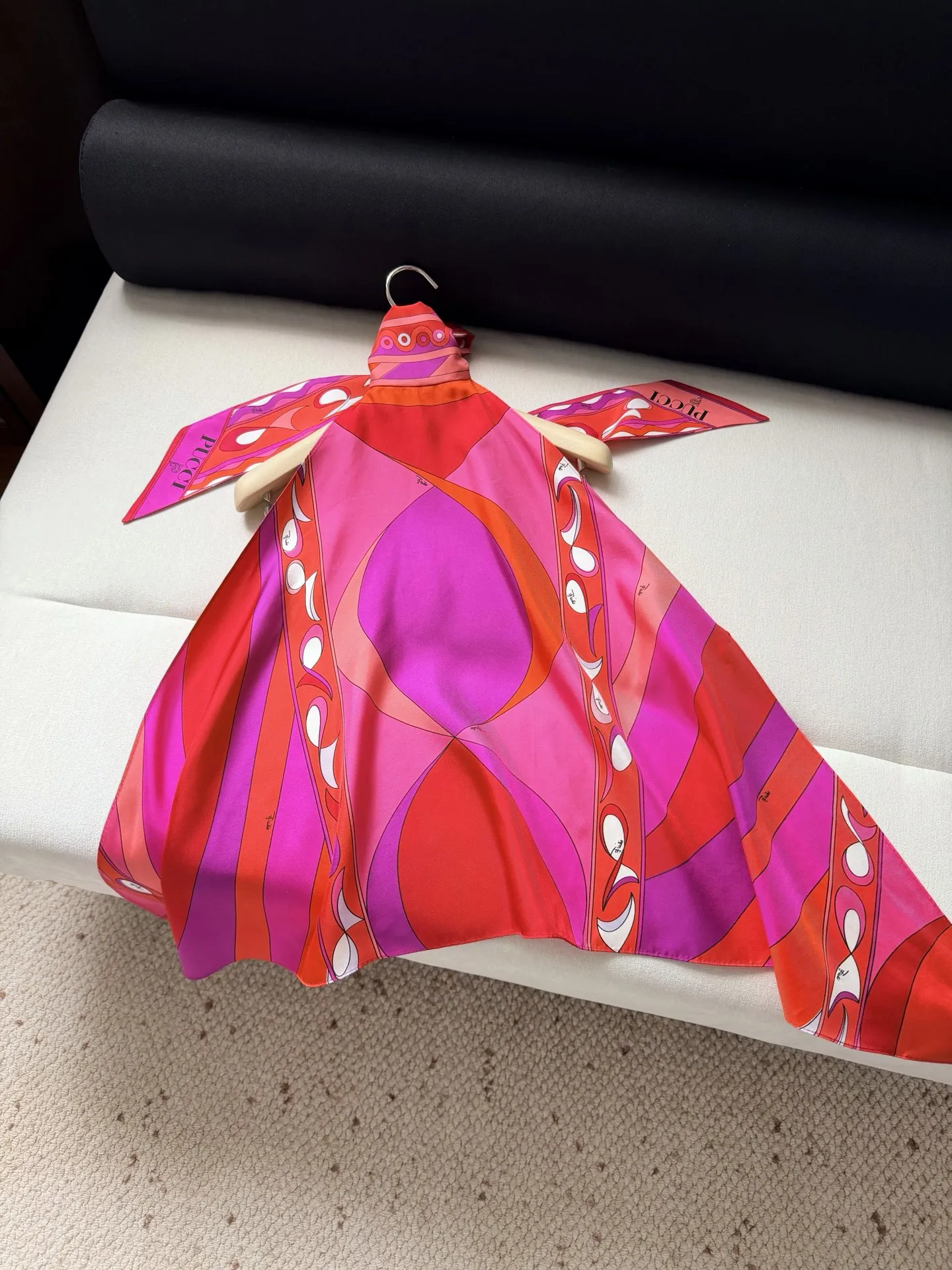 Puc Vintage Red Pink Geometric Print Halter Top Women Satin Silk Tie Neck Blouse Open Back Y2K Cami Shirt Vacation Beachwear
Puc Vintage Red Pink Geometric Print Halter Top Women Satin Silk Tie Neck Blouse Open Back Y2K Cami Shirt Vacation Beachwear