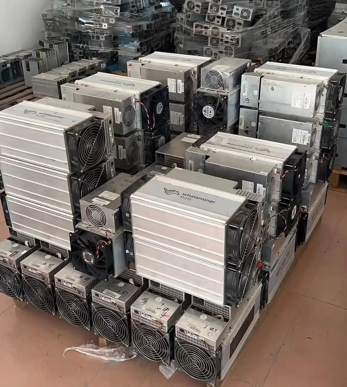 Bitcoin Miner Antminer S21 Pro 234th 3510W Aircooling SHA-256T BTC Asic Miner S21 Pro 245T Crypto Miner
Bitcoin Miner Antminer S21 Pro 234th 3510W Aircooling SHA-256T BTC Asic Miner S21 Pro 245T Crypto Miner
