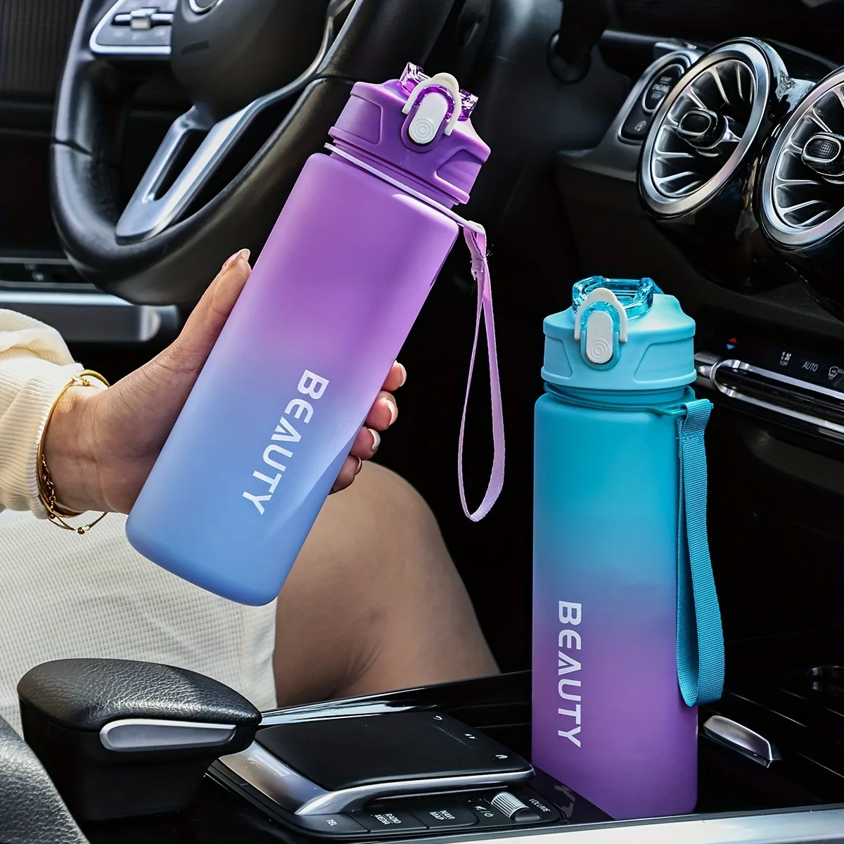 Матовая пластиковая бутылка для воды большой емкости, 600 мл, прочная, легкая и портативная, со шкалой для занятий спортом на открытом воздухе и тренажерного зала
Матовая пластиковая бутылка для воды большой емкости, 600 мл, прочная, легкая и портативная, со шкалой для занятий спортом на открытом воздухе и тренажерного зала