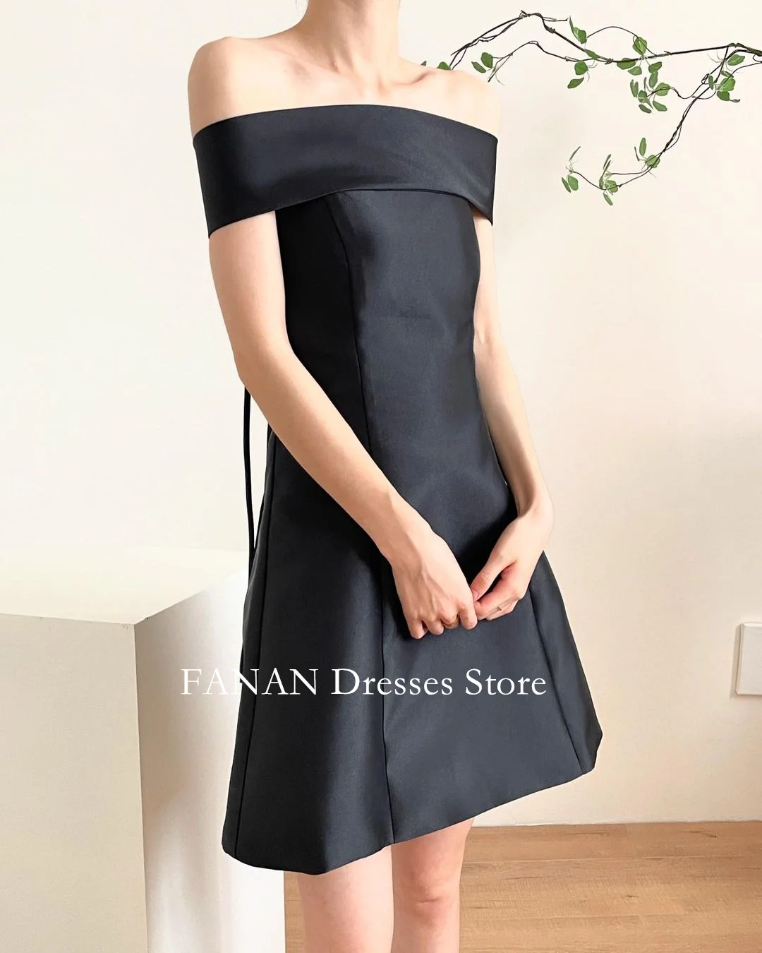 Colavis Asta Korea Off Shoulder Short Evening Dresses 웨딩드레스 Satin Sleeveless Mini Custom Made A-Line Prom Gowns Plus Size
Colavis Asta Korea Off Shoulder Short Evening Dresses 웨딩드레스 Satin Sleeveless Mini Custom Made A-Line Prom Gowns Plus Size