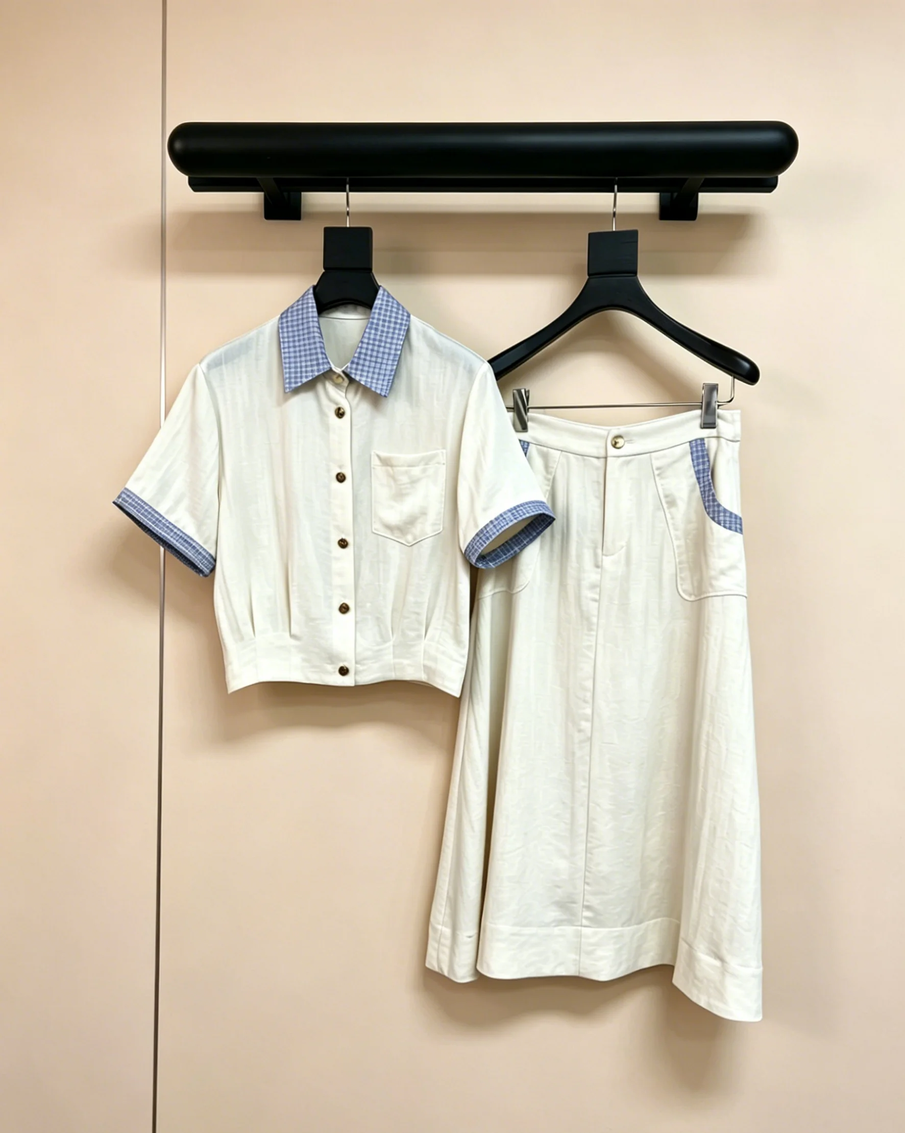 2026 New Style Womens Blue and White Spliced Short Sleeve and Mid Length Half Skirt Size M L Gentle and Simple Code 003
2026 New Style Womens Blue and White Spliced Short Sleeve and Mid Length Half Skirt Size M L Gentle and Simple Code 003