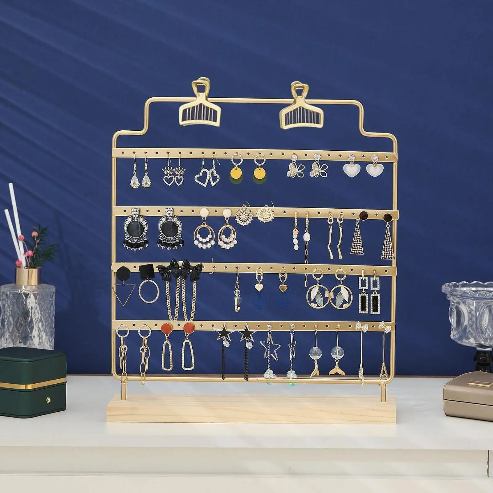 Органайзер для ювелирных изделий, подставка для сережек, стеллаж для выставки товаров ювелирных изделий для комода, домашнего магазина, магазина, реквизит для шоу, торговый центр, туалетный столик
Органайзер для ювелирных изделий, подставка для сережек, стеллаж для выставки товаров ювелирных изделий для комода, домашнего магазина, магазина, реквизит для шоу, торговый центр, туалетный столик
