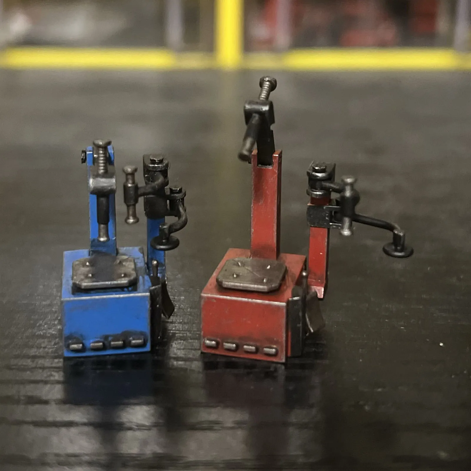 Миниатюрная модель сбора шин для сцены обслуживания автомобиля, масштаб 64, мастерская, имитация игрушечного автомобиля, коллекционная для взрослых
Миниатюрная модель сбора шин для сцены обслуживания автомобиля, масштаб 64, мастерская, имитация игрушечного автомобиля, коллекционная для взрослых