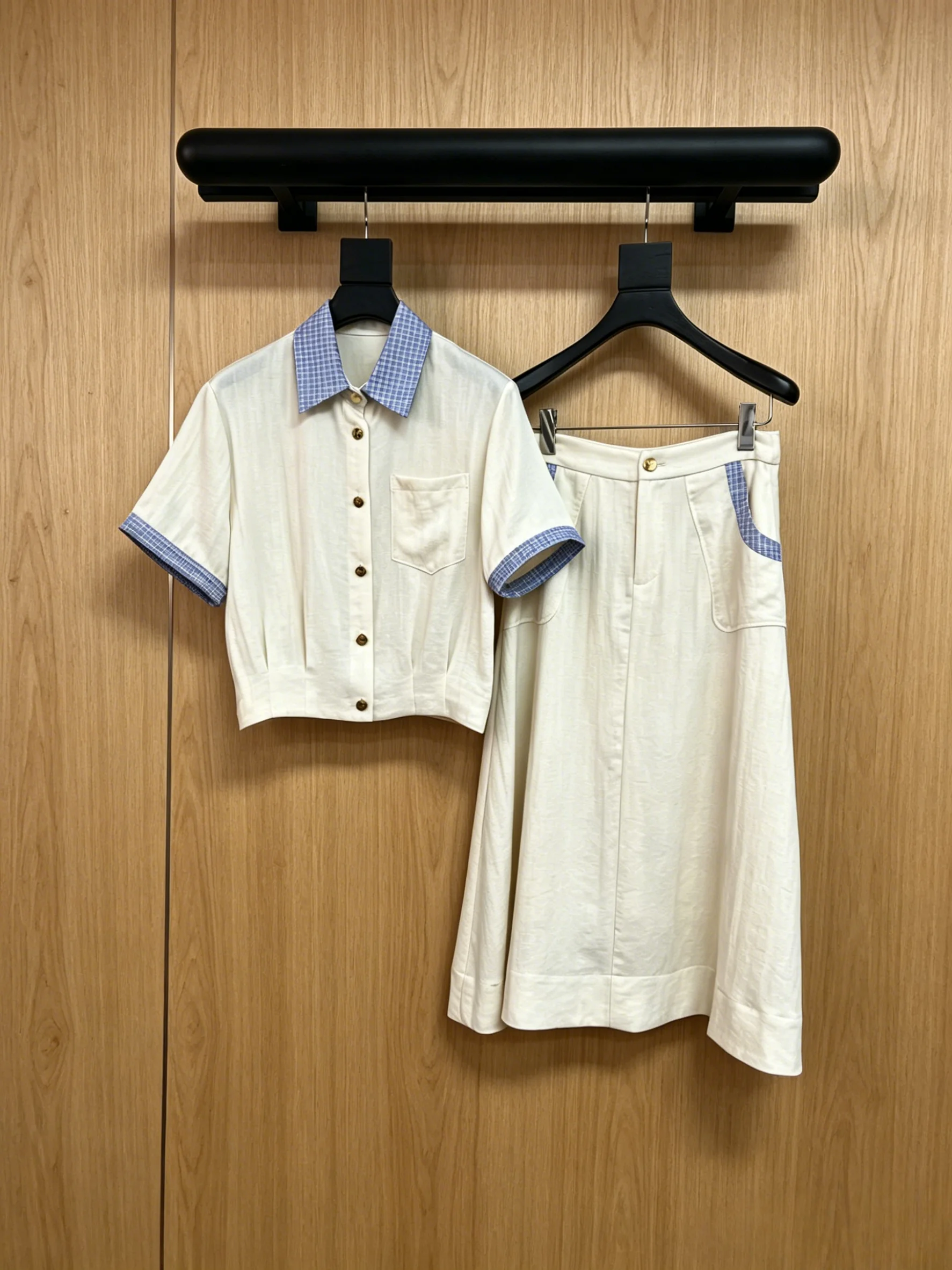 2026 New Style Womens Blue White Spliced Short Sleeve And High Waist Mid Length Skirt Size M L All Match Elegant Code 011
2026 New Style Womens Blue White Spliced Short Sleeve And High Waist Mid Length Skirt Size M L All Match Elegant Code 011