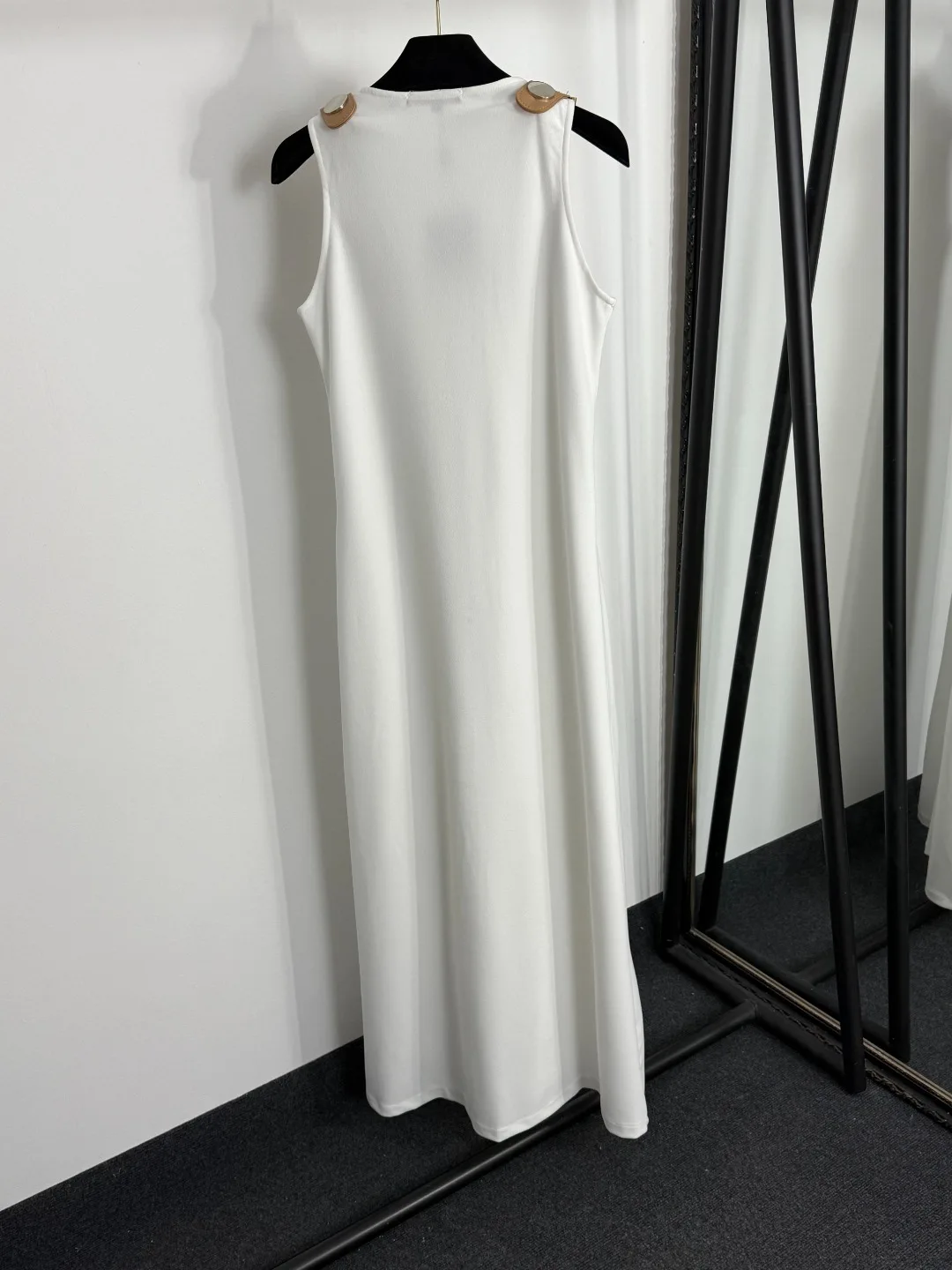 Сексуальное облегающее платье на подтяжках, французская весна и лето, новый внутренний жилет без рукавов с v-образным вырезом, юбка на бедрах, хит продаж
Сексуальное облегающее платье на подтяжках, французская весна и лето, новый внутренний жилет без рукавов с v-образным вырезом, юбка на бедрах, хит продаж