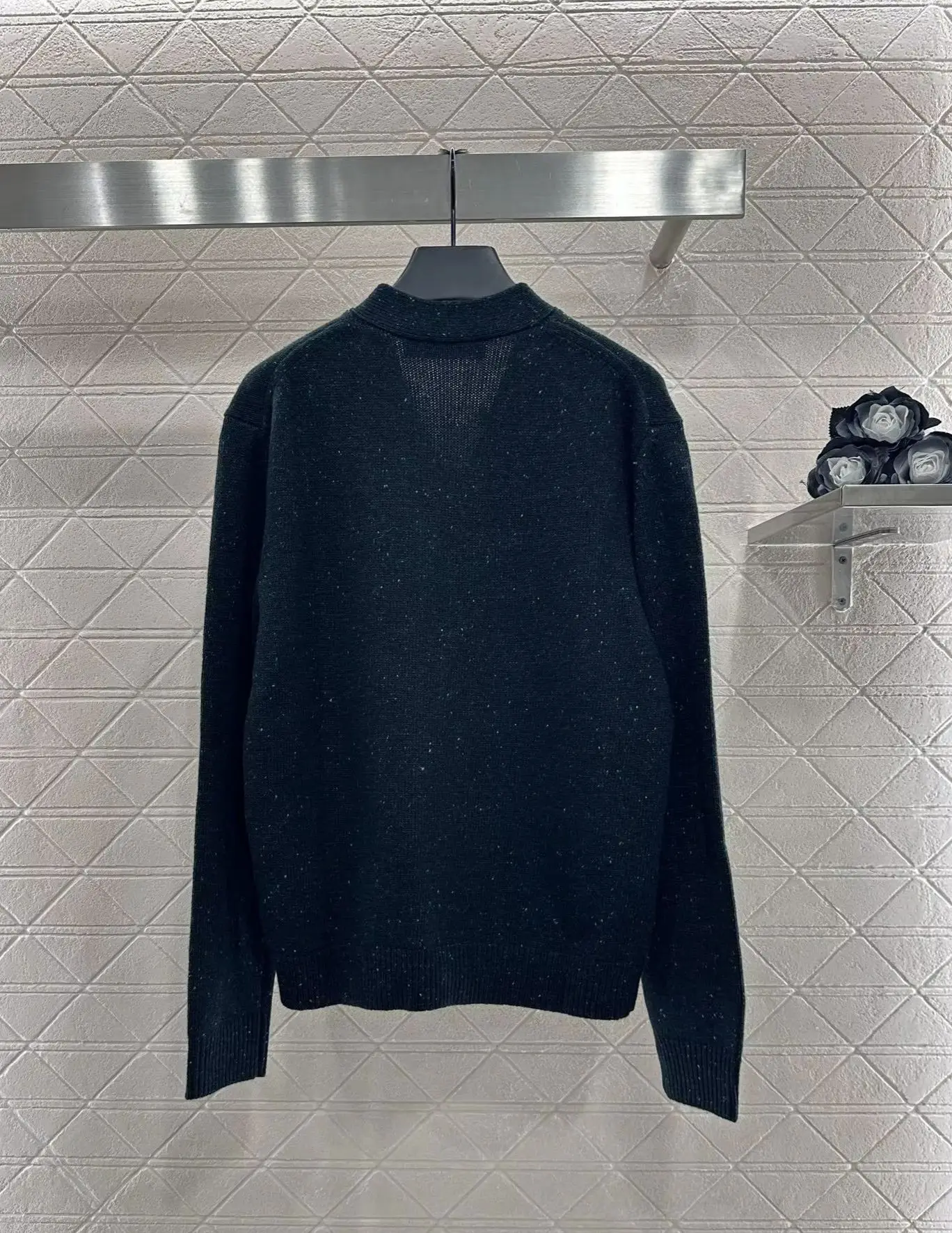 2025 autumn and winter new women's clothing solid color exquisite fashion high-quality cardigan sweater HL11 
2025 autumn and winter new women's clothing solid color exquisite fashion high-quality cardigan sweater HL11