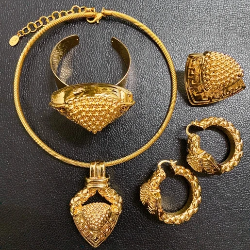 Yulaili Heart Lock Greek Key Jewelry Set Gold Plated Alloy Nigerian Dubai Wedding Party Necklace Earrings Bracelet Ring HK0056
Yulaili Heart Lock Greek Key Jewelry Set Gold Plated Alloy Nigerian Dubai Wedding Party Necklace Earrings Bracelet Ring HK0056