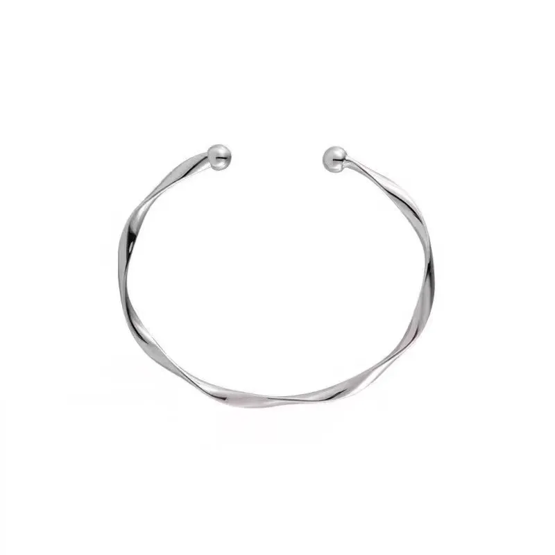 Möbius a niche design brand on Instagram features electroplatingFemale Design Bracelet Versatile Simple Fashion High Sense Boud
Möbius a niche design brand on Instagram features electroplatingFemale Design Bracelet Versatile Simple Fashion High Sense Boud