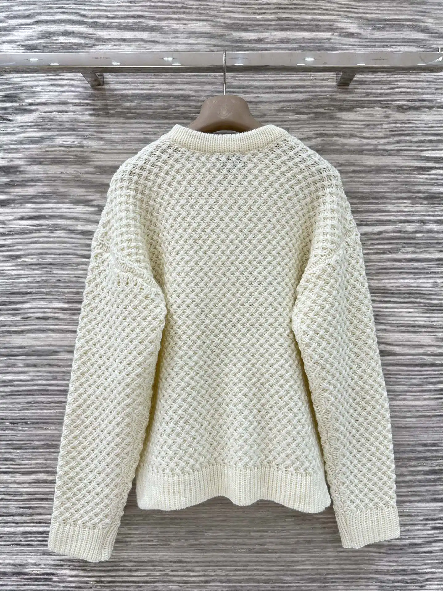 2025 Fashion New Arrivals Women's Round Neck Sweater T-shirt Sweatshirt Wool and Cashmere Blend Yarn Knitted Long-Sleeved Top
2025 Fashion New Arrivals Women's Round Neck Sweater T-shirt Sweatshirt Wool and Cashmere Blend Yarn Knitted Long-Sleeved Top