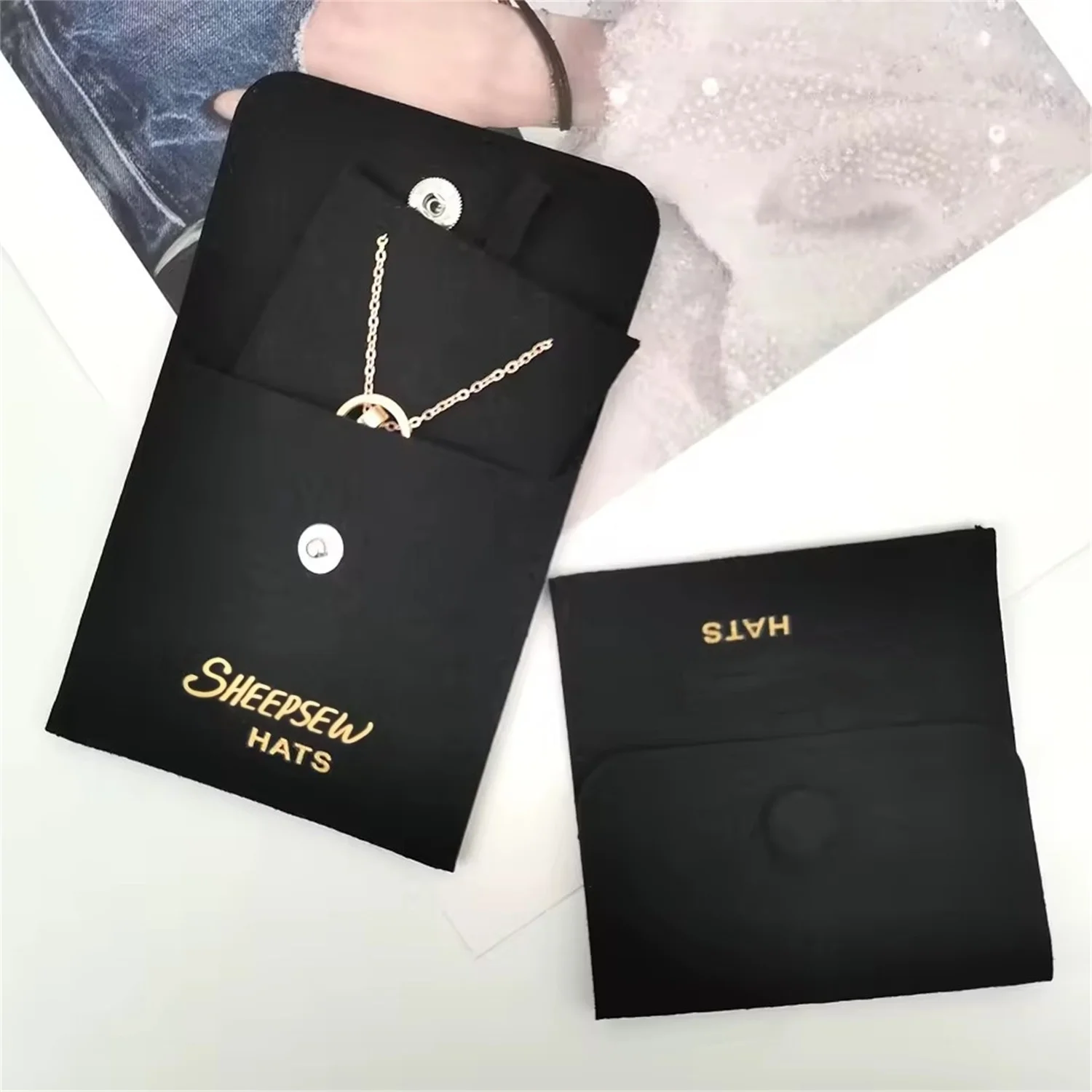 25 шт., персонализированный логотип из микрофибры, кнопки для ювелирных изделий, серьги, кольца, ожерелье со вставкой, сумка для ювелирных изделий
25 шт., персонализированный логотип из микрофибры, кнопки для ювелирных изделий, серьги, кольца, ожерелье со вставкой, сумка для ювелирных изделий